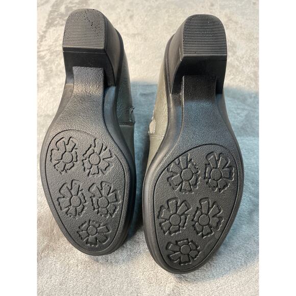 Easy Street Comfort Wave Gray Vegan Leather Shoes Size 6.5M - Picture 7 of 8